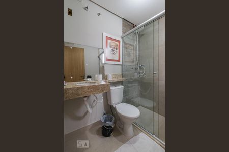 Casa à venda com 240m², 7 quartos e 8 vagas Casa à venda com 240m², 7 quartos e 8 vagasBanheiro social 2