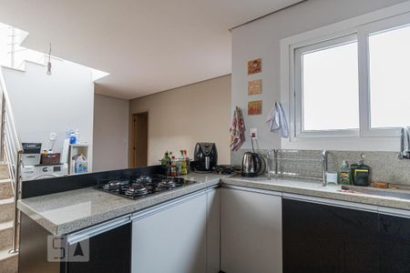 Casa à venda com 240m², 7 quartos e 8 vagas Casa à venda com 240m², 7 quartos e 8 vagasCozinha