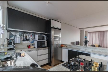 Casa à venda com 240m², 7 quartos e 8 vagas Casa à venda com 240m², 7 quartos e 8 vagasCozinha