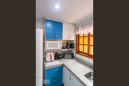 Casa à venda com 310m², 4 quartos e 10 vagas Casa à venda com 310m², 4 quartos e 10 vagasCozinha