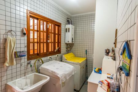 Casa à venda com 310m², 4 quartos e 10 vagas Casa à venda com 310m², 4 quartos e 10 vagasÁrea de Serviço