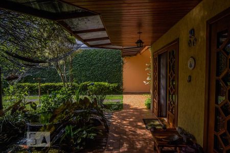 Casa à venda com 310m², 4 quartos e 10 vagas Casa à venda com 310m², 4 quartos e 10 vagasQuintal