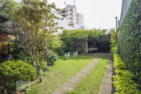 Casa à venda com 310m², 4 quartos e 10 vagas Casa à venda com 310m², 4 quartos e 10 vagasQuintal