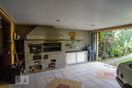 Casa à venda com 310m², 4 quartos e 10 vagas Casa à venda com 310m², 4 quartos e 10 vagasChurrasqueira
