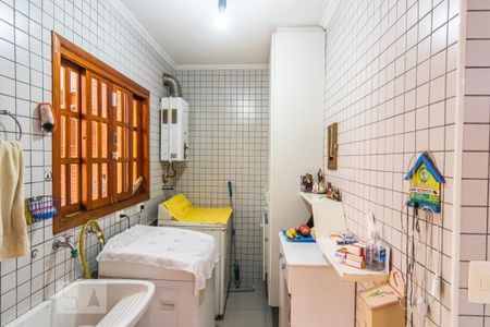 Casa à venda com 310m², 4 quartos e 10 vagas Casa à venda com 310m², 4 quartos e 10 vagasÁrea de Serviço