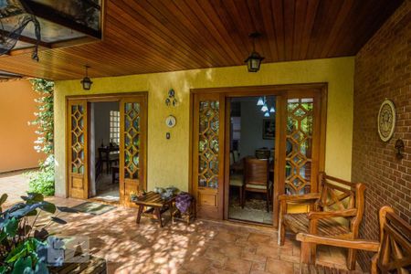 Casa à venda com 310m², 4 quartos e 10 vagas Casa à venda com 310m², 4 quartos e 10 vagasQuintal