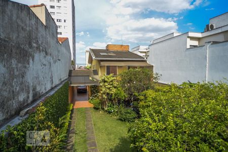Casa à venda com 310m², 4 quartos e 10 vagas Casa à venda com 310m², 4 quartos e 10 vagasVista