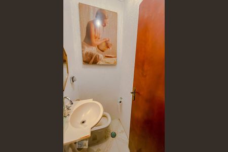 Casa para alugar com 300m², 3 quartos e 6 vagasLavabo