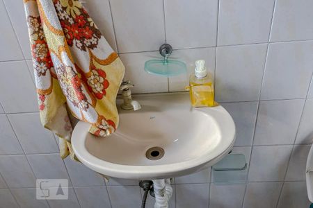 Casa para alugar com 300m², 3 quartos e 6 vagasDetalhe Banheiro salao de festa