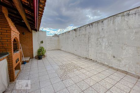 Casa para alugar com 300m², 3 quartos e 6 vagasÁrea comum - Churrasqueira