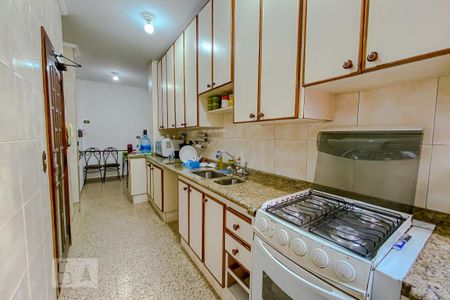 Casa para alugar com 300m², 3 quartos e 6 vagasCozinha