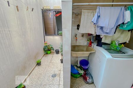 Casa para alugar com 300m², 3 quartos e 6 vagasLavanderia