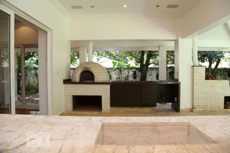 Casa de condomínio à venda com 670m², 4 quartos e 4 vagasEspaço Gourmet