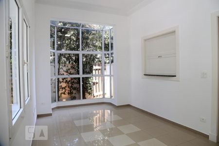 Casa de condomínio à venda com 670m², 4 quartos e 4 vagasCopa