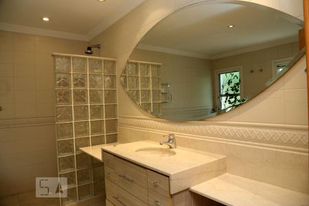 Casa de condomínio à venda com 670m², 4 quartos e 4 vagasBanheiro da Suíte 4