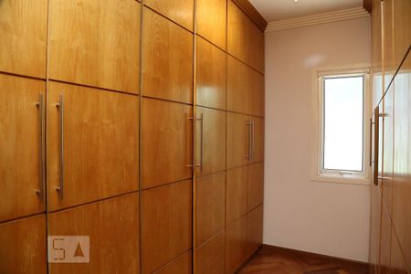 Casa de condomínio à venda com 670m², 4 quartos e 4 vagasCloset da Suíte 4