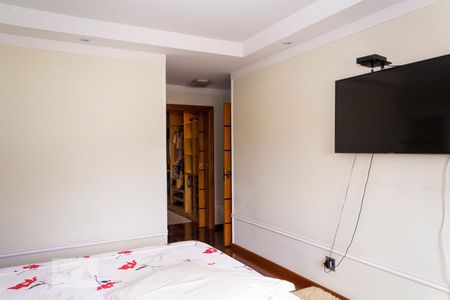 Casa de condomínio à venda com 586m², 4 quartos e 3 vagas Casa de condomínio à venda com 586m², 4 quartos e 3 vagasQuarto 1