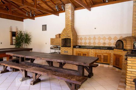 Casa de condomínio à venda com 586m², 4 quartos e 3 vagas Casa de condomínio à venda com 586m², 4 quartos e 3 vagasVaranda gourmet