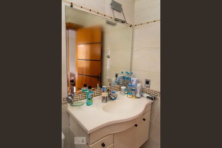 Casa de condomínio à venda com 586m², 4 quartos e 3 vagas Casa de condomínio à venda com 586m², 4 quartos e 3 vagasSuíte do Quarto 4