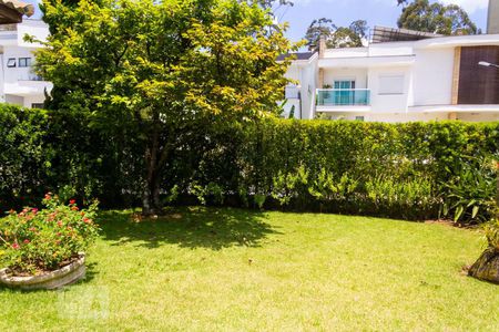 Casa de condomínio à venda com 586m², 4 quartos e 3 vagas Casa de condomínio à venda com 586m², 4 quartos e 3 vagasPiscina / Jadim