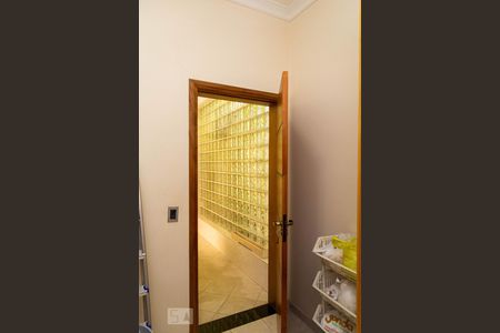 Casa de condomínio à venda com 586m², 4 quartos e 3 vagas Casa de condomínio à venda com 586m², 4 quartos e 3 vagasQuarto de Serviço