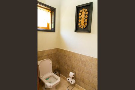 Casa de condomínio à venda com 586m², 4 quartos e 3 vagas Casa de condomínio à venda com 586m², 4 quartos e 3 vagasLavabo