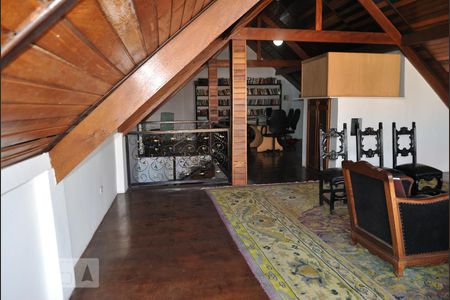 Casa à venda com 300m², 3 quartos e 3 vagasTerraço