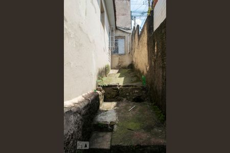 Casa à venda com 100m², 2 quartos e 1 vagalateral fundos