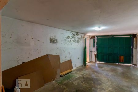 Casa à venda com 180m², 4 quartos e 1 vaga Casa à venda com 180m², 4 quartos e 1 vagaGaragem