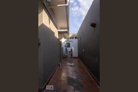 Casa à venda com 70m², 2 quartos e 2 vagas Casa à venda com 70m², 2 quartos e 2 vagasCorredor Lateral