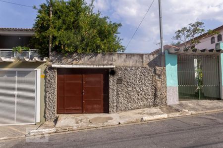 Casa à venda com 70m², 2 quartos e 2 vagas Casa à venda com 70m², 2 quartos e 2 vagasFachada