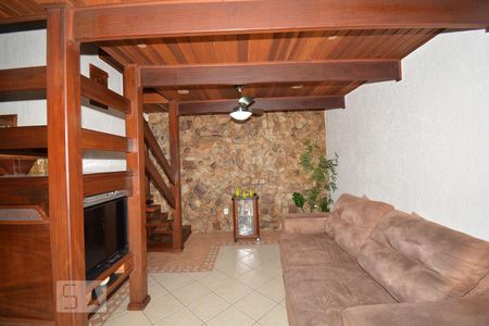 Sala de casa para alugar com 3 quartos, 196m² em Vila Valqueire, Rio de Janeiro