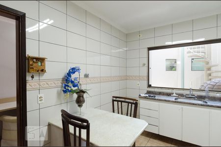 Casa à venda com 154m², 3 quartos e 3 vagasCozinha