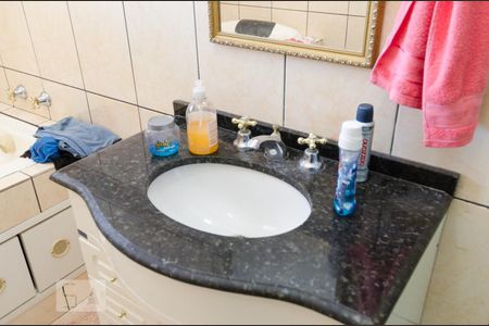 Casa à venda com 154m², 3 quartos e 3 vagasBanheiro da suíte