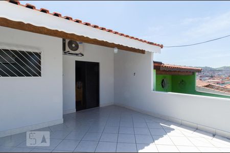 Casa à venda com 154m², 3 quartos e 3 vagasVaranda
