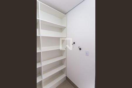 Apartamento à venda com 357m², 4 quartos e 3 vagas Apartamento à venda com 357m², 4 quartos e 3 vagasDespensa