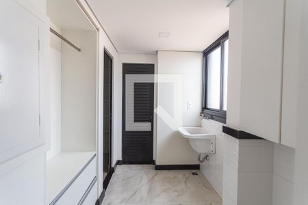 Apartamento à venda com 357m², 4 quartos e 3 vagas Apartamento à venda com 357m², 4 quartos e 3 vagasÁrea de Serviço