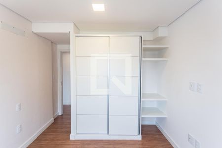 Apartamento à venda com 357m², 4 quartos e 3 vagas Apartamento à venda com 357m², 4 quartos e 3 vagasArmário da Suíte 2