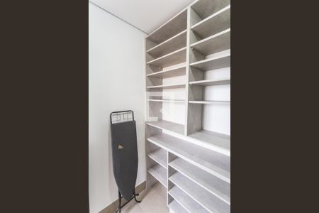 Apartamento à venda com 357m², 4 quartos e 3 vagas Apartamento à venda com 357m², 4 quartos e 3 vagasDespensa