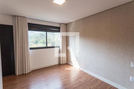 Apartamento à venda com 357m², 4 quartos e 3 vagas Apartamento à venda com 357m², 4 quartos e 3 vagasSuíte 1