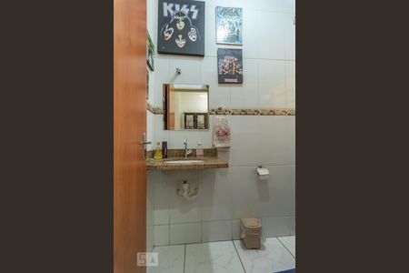 Casa à venda com 83m², 2 quartos e 3 vagasBanheiro da Churrasqueira