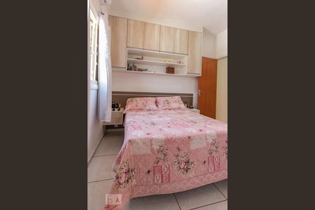 Casa à venda com 83m², 2 quartos e 3 vagasSuíte 2