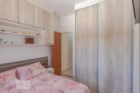Casa à venda com 83m², 2 quartos e 3 vagasSuíte 2