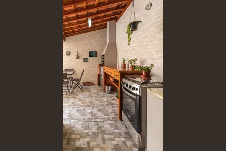 Casa à venda com 83m², 2 quartos e 3 vagasChurrasqueira