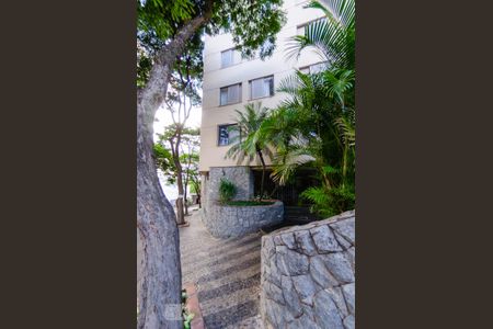 Apartamento à venda com 120m², 3 quartos e 1 vaga Apartamento à venda com 120m², 3 quartos e 1 vagaFachada