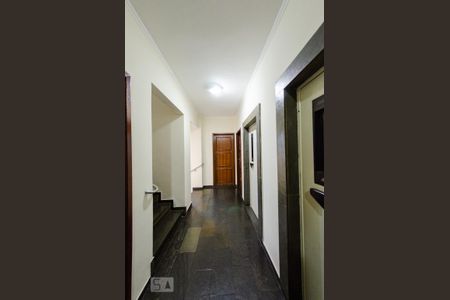 Apartamento à venda com 120m², 3 quartos e 1 vaga Apartamento à venda com 120m², 3 quartos e 1 vagaCorredor do prédio