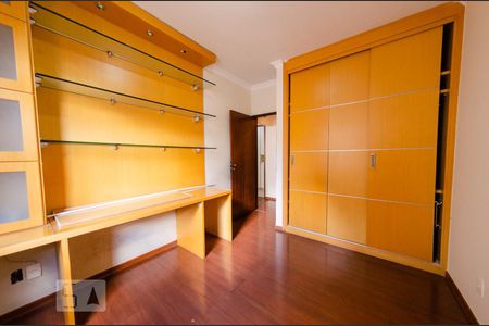 Quarto 1 de apartamento para alugar com 3 quartos, 120m² em Serra, Belo Horizonte