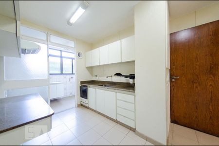 Apartamento à venda com 120m², 3 quartos e 1 vaga Apartamento à venda com 120m², 3 quartos e 1 vagaCozinha