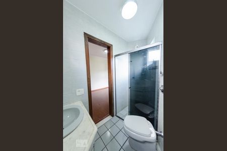 Apartamento à venda com 120m², 3 quartos e 1 vaga Apartamento à venda com 120m², 3 quartos e 1 vagaBanheiro da suíte