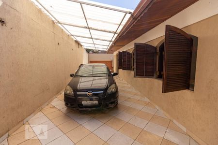 Casa à venda com 330m², 5 quartos e 6 vagas Casa à venda com 330m², 5 quartos e 6 vagasGaragem